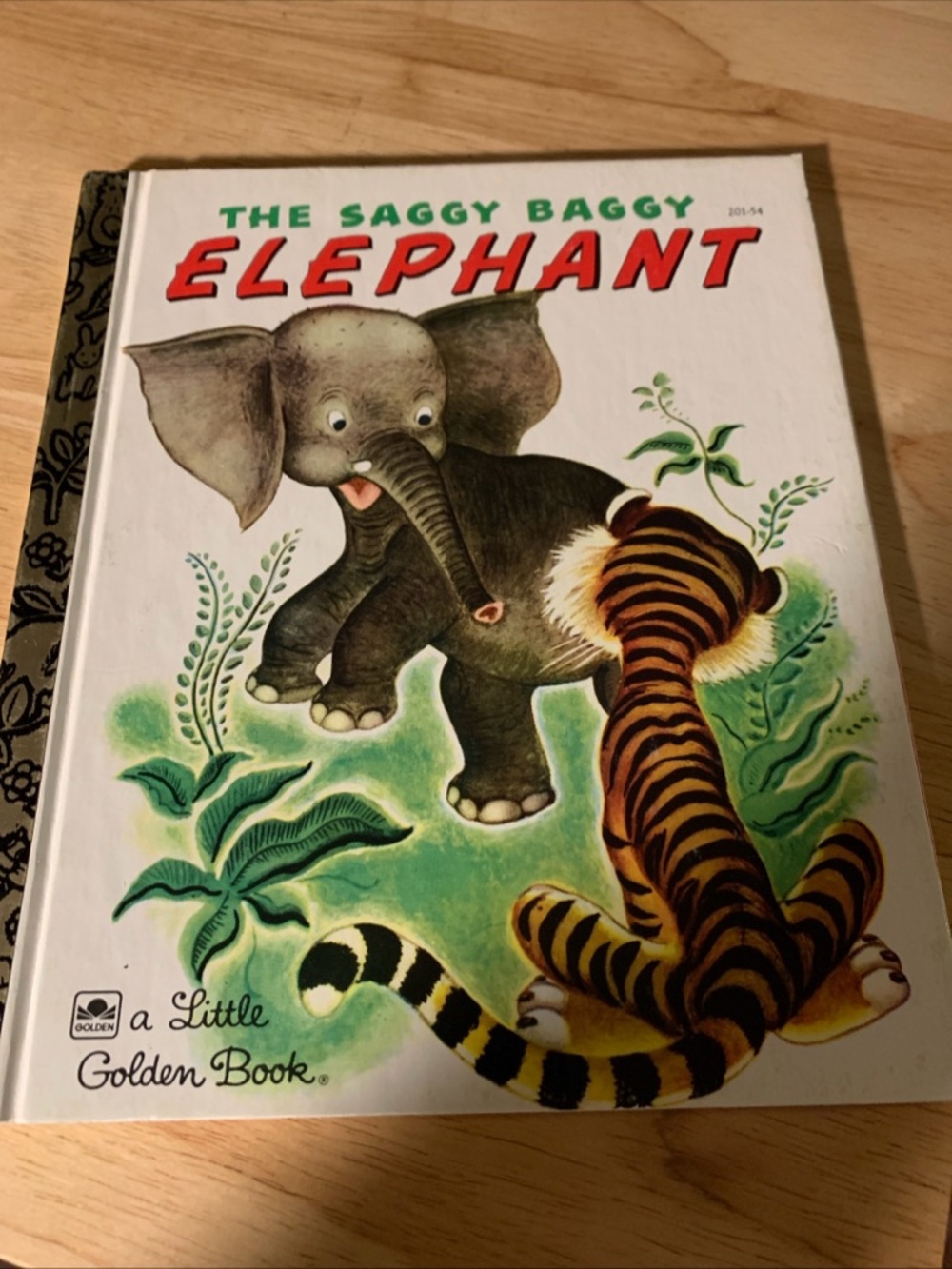 Saggy Baggy Elephant by Byron Jackson and Golden Books